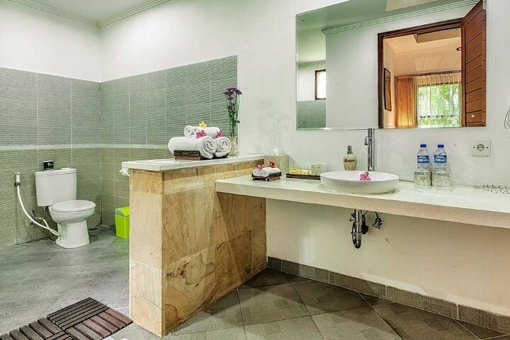 IndonesiÃ« - Candidasa Discovery Hotel badkamer - Vakanties voor mensen met een lichamelijke beperking