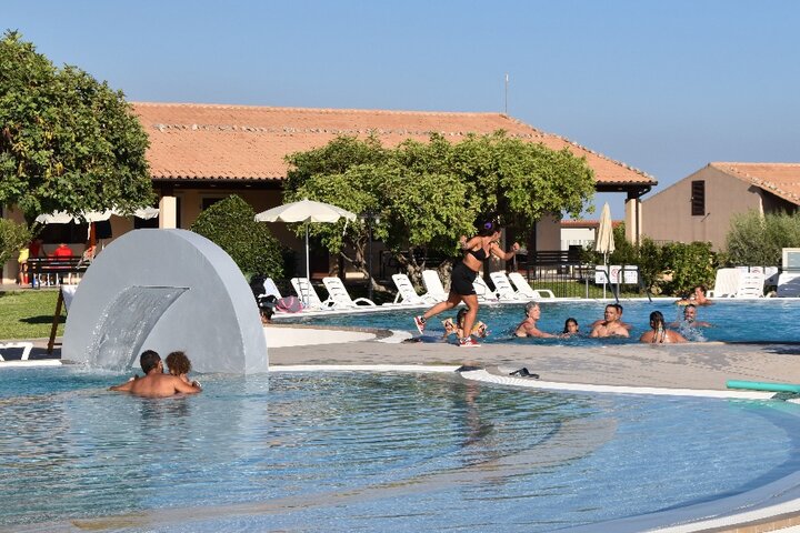 SiciliÃ« - Zwembad - Mundorado begeleide vakanties voor mensen met een lichamelijk beperking
